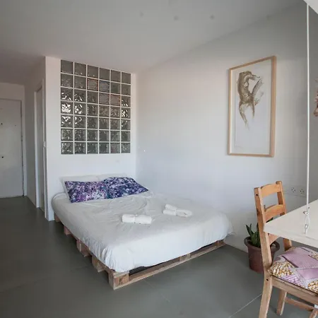 Apartment Centric And Quiet Beachview-studio Malaga